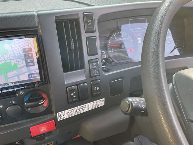 Isuzu Elf 7