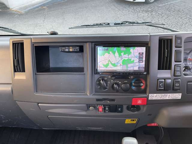 Isuzu Elf 8