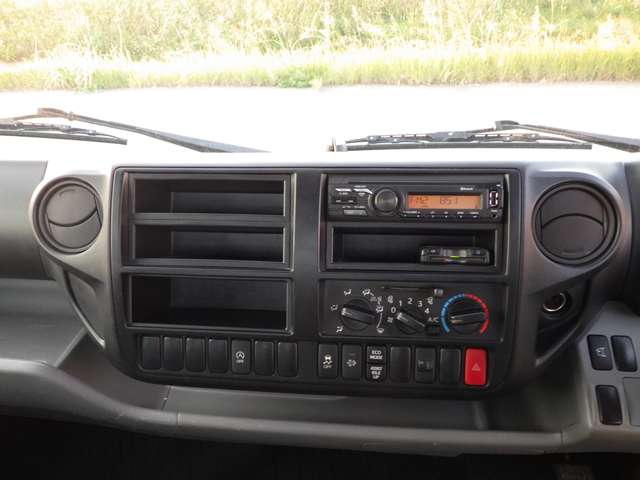 Hino Dutro 12