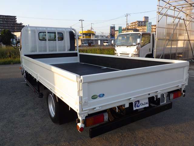 Hino Dutro 2