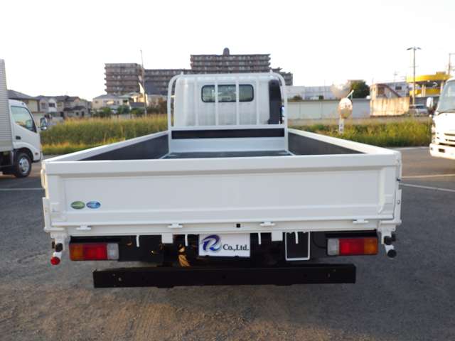 Hino Dutro 5
