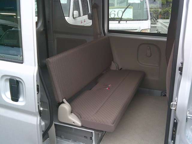Nissan NV100 Clipper 11