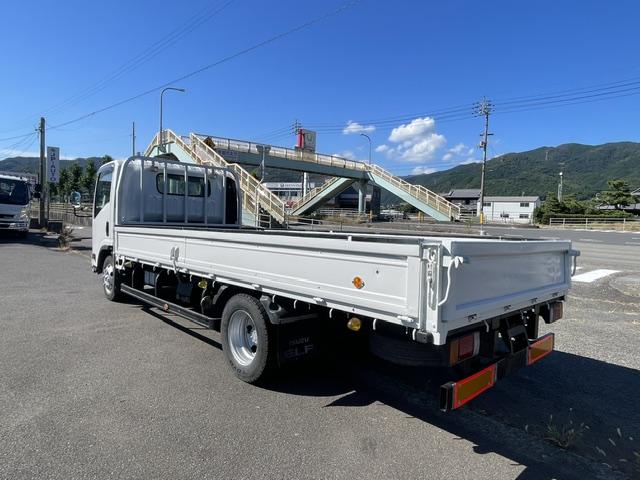 Isuzu Elf 6