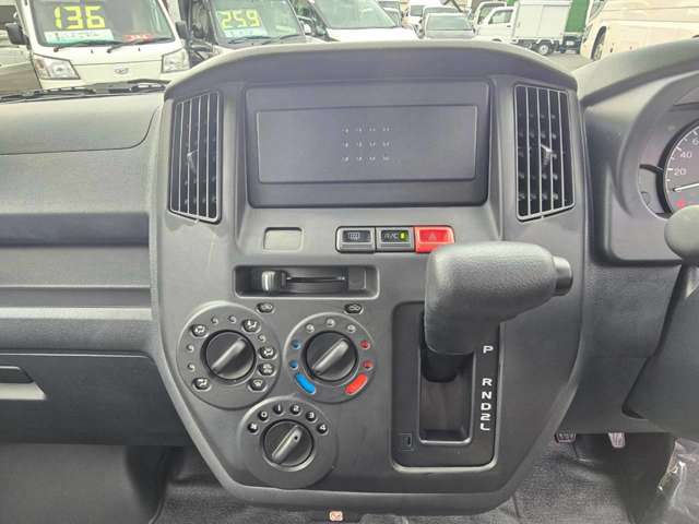 Daihatsu グランマックスカーゴ 3
