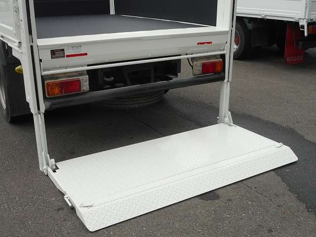 Hino Dutro 12