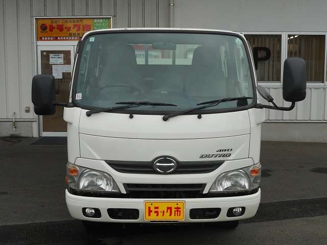 Hino Dutro 3