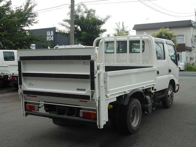 Hino Dutro 8