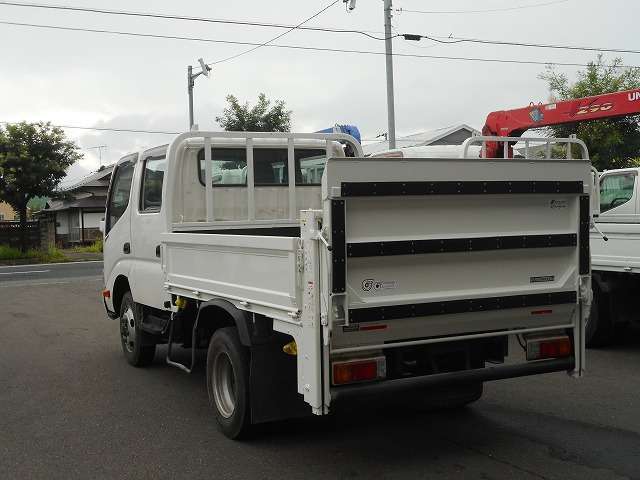Hino Dutro 9