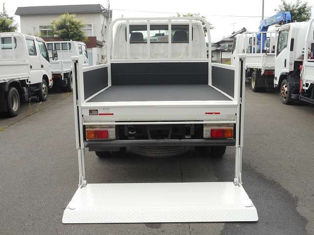 Hino Dutro 10