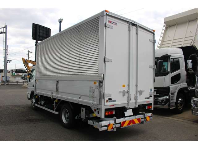 Mitsubishi Fuso Canter 4