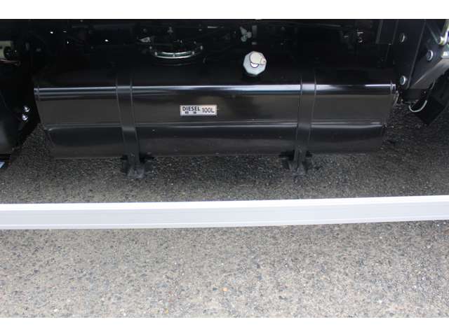 Mitsubishi Fuso Canter 9