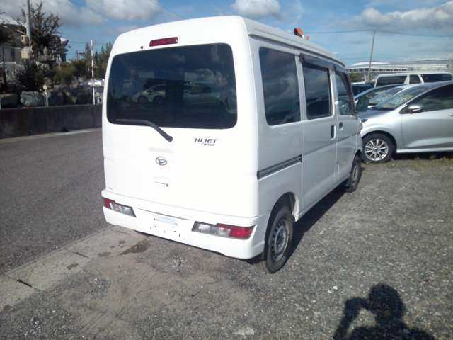 Daihatsu Hijet Cargo 3