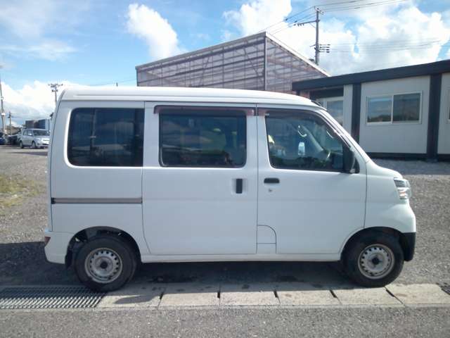 Daihatsu Hijet Cargo 5