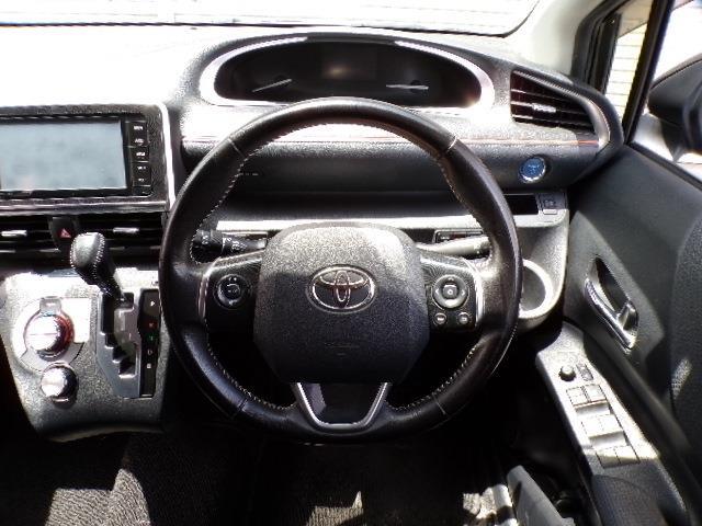 Toyota Sienta 4