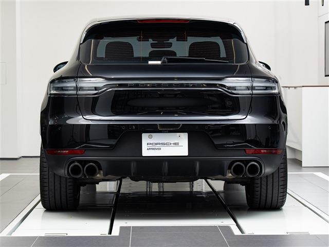 Porsche Macan 4