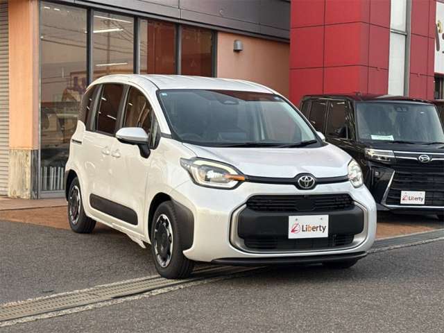 Toyota Sienta 11