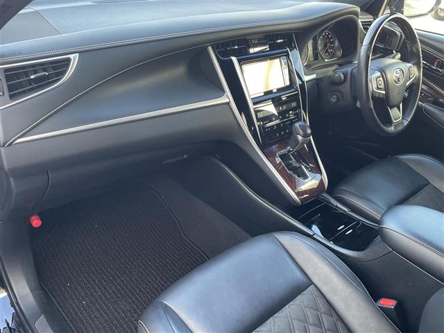 Toyota Harrier 11