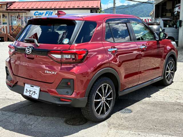 Daihatsu Rocky 6