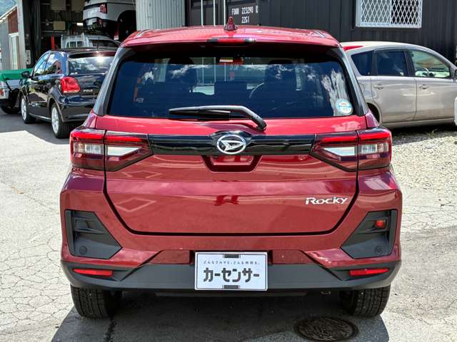 Daihatsu Rocky 7