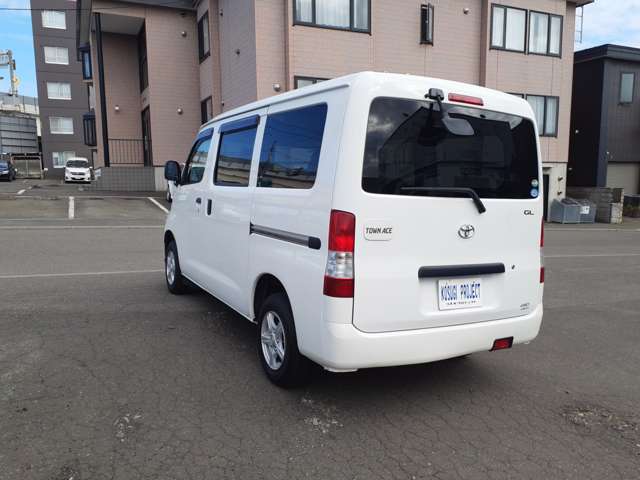 Toyota Town Ace Van 9