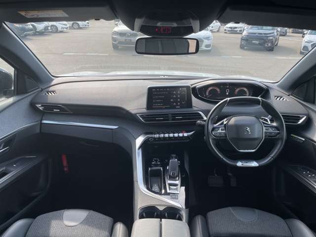 Peugeot 5008 4