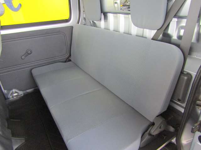 Daihatsu Hijet Deck Van 8