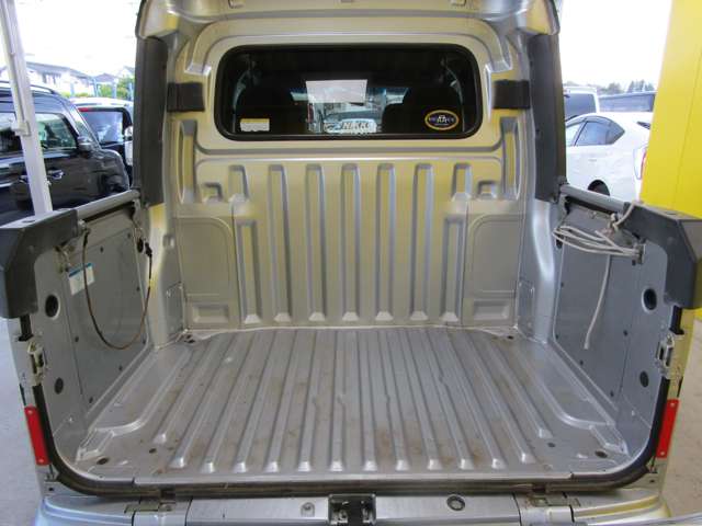 Daihatsu Hijet Deck Van 9