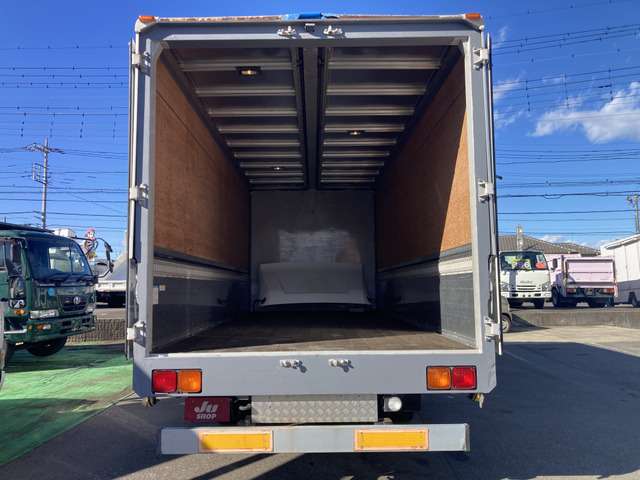 UD Trucks Condor 4