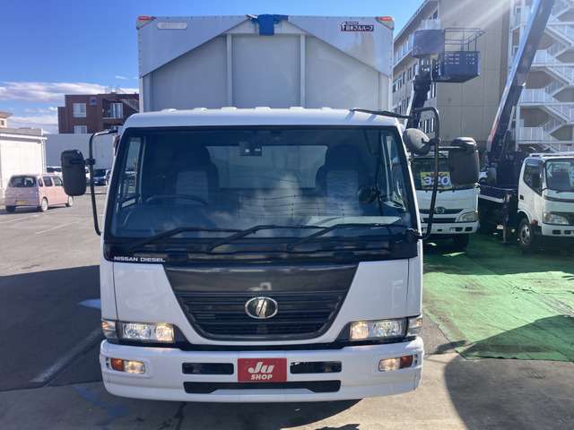 UD Trucks Condor 6