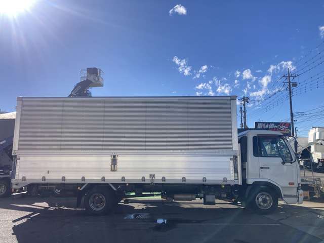 UD Trucks Condor 7