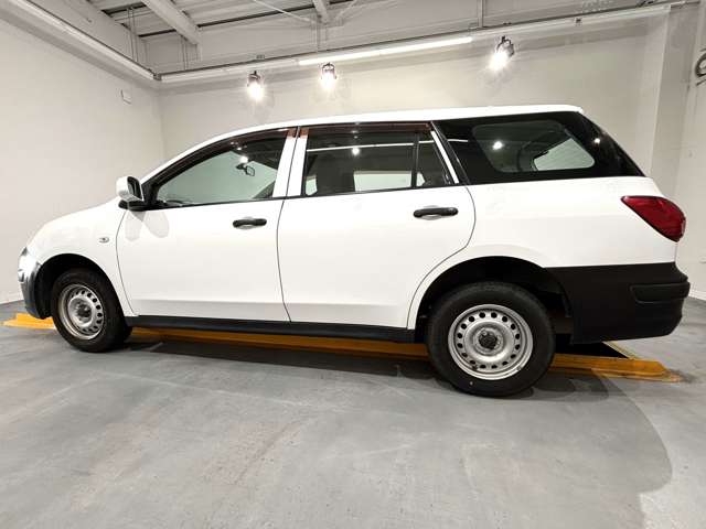 Nissan AD 5