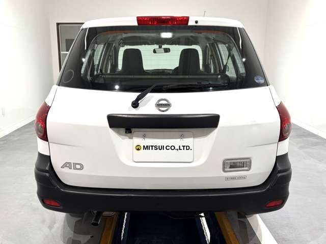Nissan AD 7