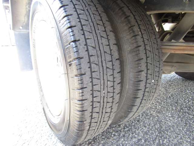 Isuzu Elf 11