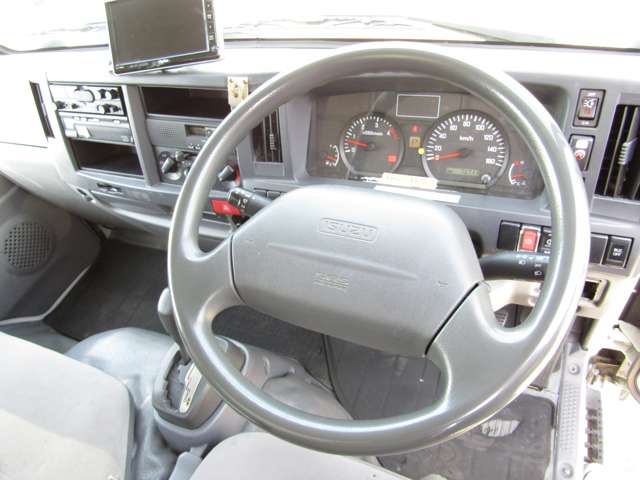 Isuzu Elf 5