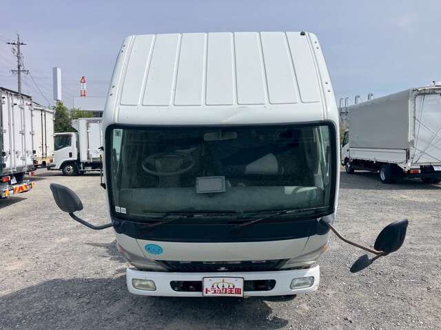 Mitsubishi Fuso Canter 9