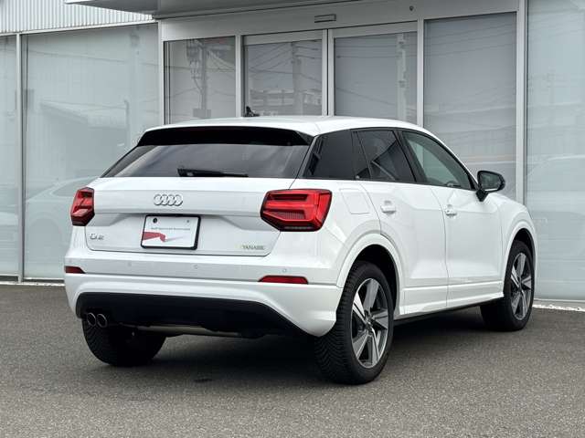 Audi Q2 11