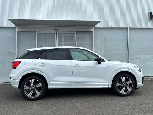 Audi Q2 10