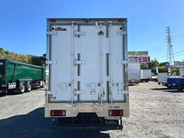 Isuzu Elf 2