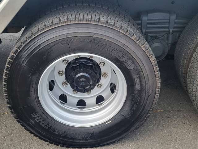 Mitsubishi Fuso Super Great 12