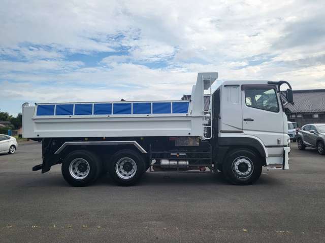 Mitsubishi Fuso Super Great 4