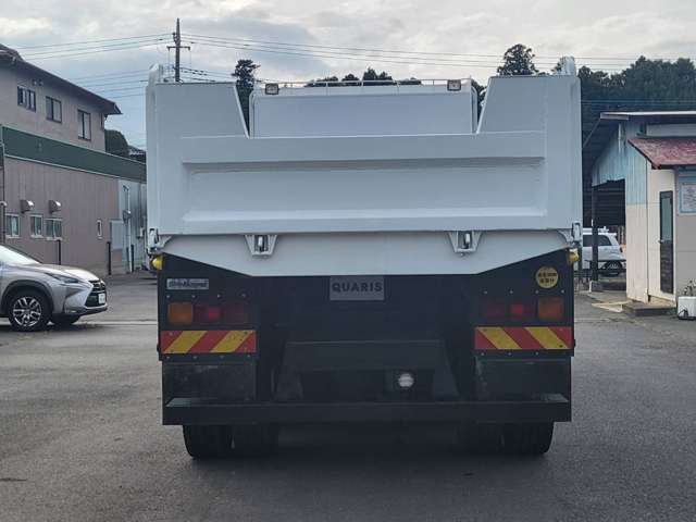 Mitsubishi Fuso Super Great 5