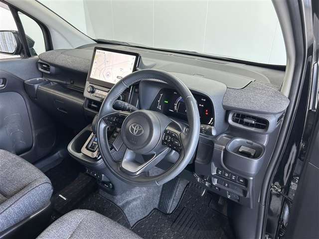 Toyota Sienta 6