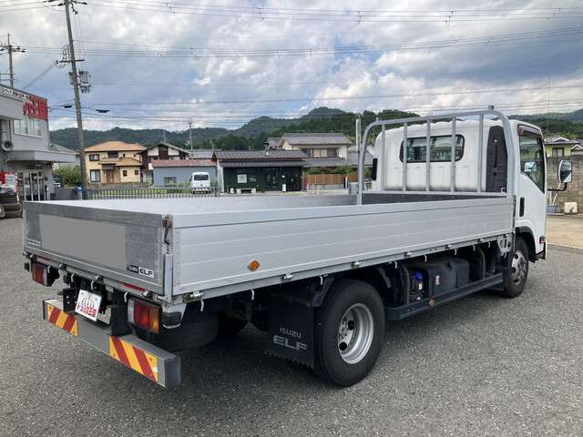 Isuzu Elf 2