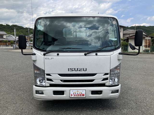 Isuzu Elf 8