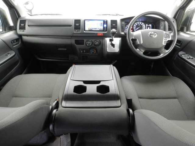 Toyota Hiace Van 3