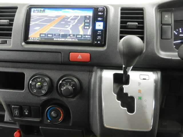 Toyota Hiace Van 7