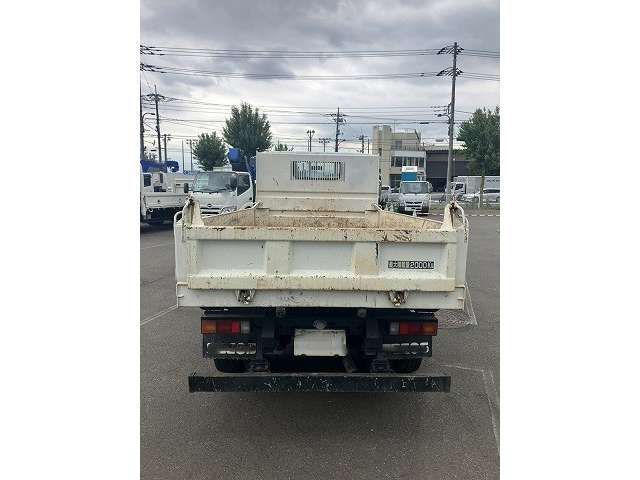 Mitsubishi Fuso Canter 5