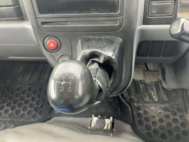 Mitsubishi Fuso Canter 7
