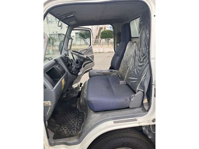 Mitsubishi Fuso Canter 8