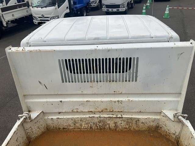 Mitsubishi Fuso Canter 9